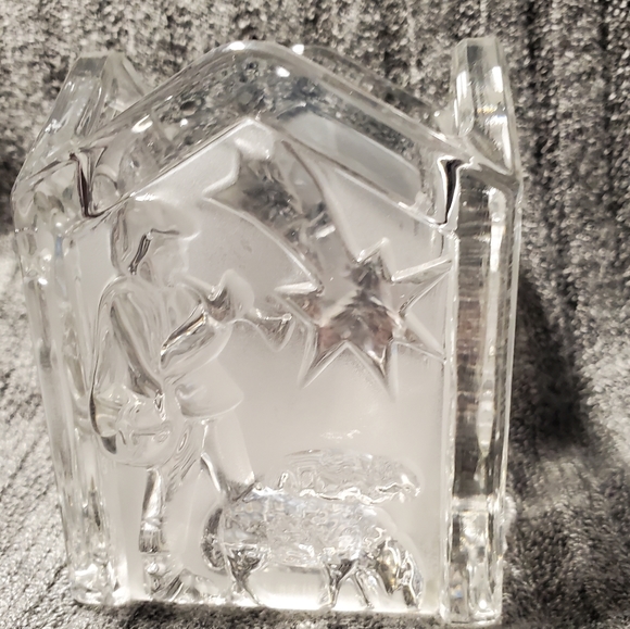 Mikasa Holy Lights Nativity Glass Votive/Tealight Holder in Box - Picture 4 of 8